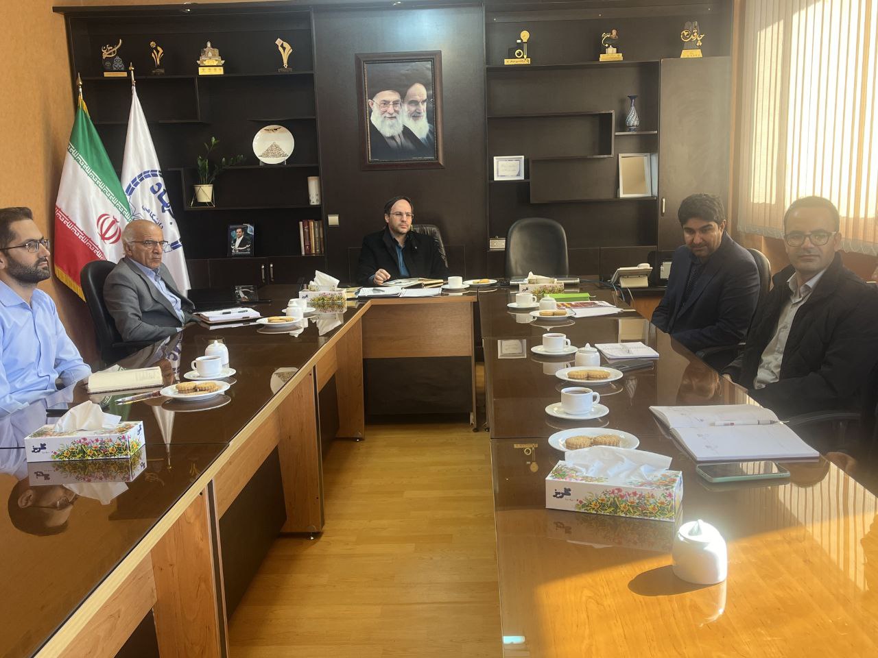 جلسه تیم اجرایی استارتاپ‌ویکند زرناب با رئیس جهاد دانشگاهی استان